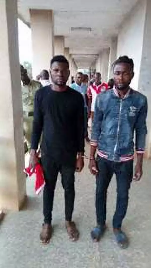 Edo Police Arrest & Detain 2 Men For Refusing To Give Them N200k Bribe (Photos)